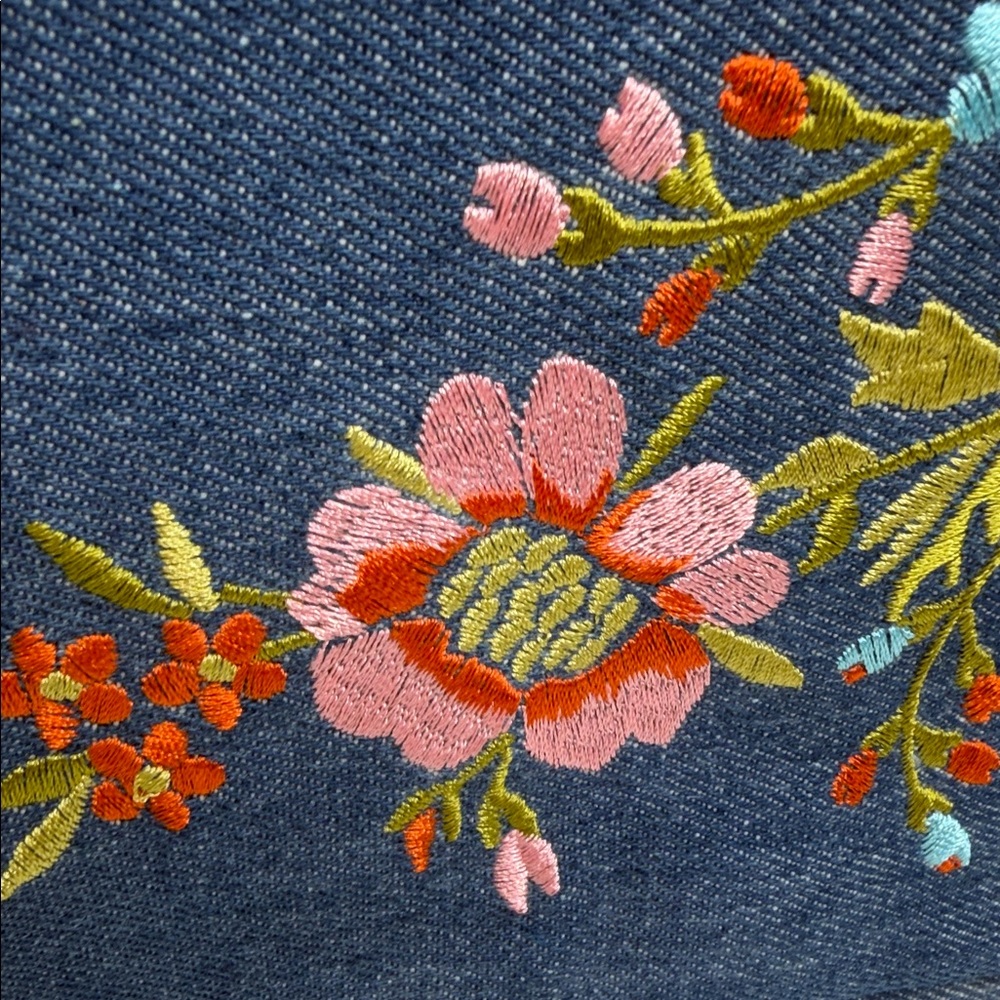 Lucky Brand Navy Floral Embroidered Cosmetic Bag - Picture 4 of 9